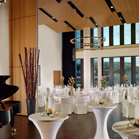 Swissotel Kurfuerstendamm 5* Berlín